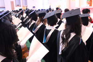 卒業証書 学位記授与式 304名が長崎純心大学を卒業 18 3 17 長崎純心大学
